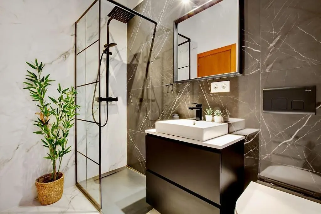 Ayma Apartamento Ollerias Malaga Apartment